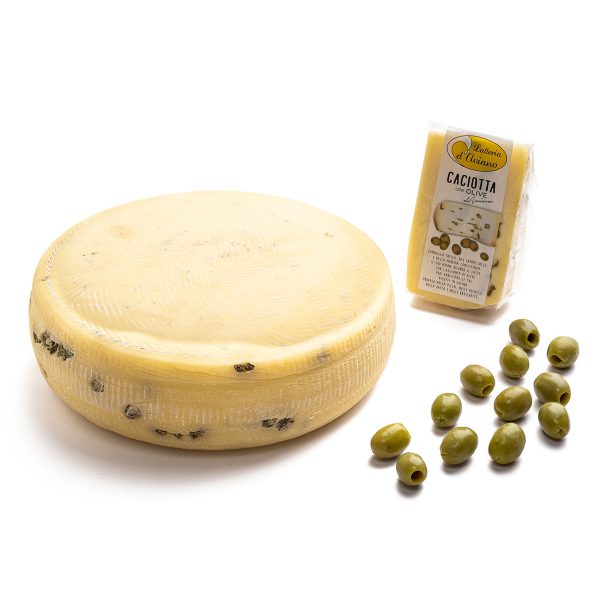 Caciotta d’Aviano alle Olive Caciotta d’Aviano alle Olive